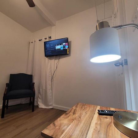 One Room In A Renovated Duplex House Near Fsu Tallahassee Luaran gambar